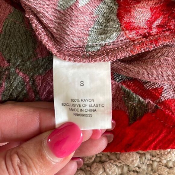 Kendall & Kylie Women's Off Shoulder Romper Floral Fitted Stretchy Pink Small - Picture 7 of 7